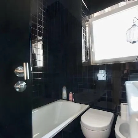 Апартаменты Duplex With Riverview In Historic Centre *