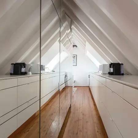 Апартаменты Duplex With Riverview In Historic Centre
