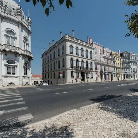 Duplex With Riverview In Historic Centre Лиссабон