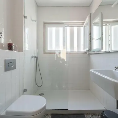 Апартаменты Duplex With Riverview In Historic Centre Лиссабон