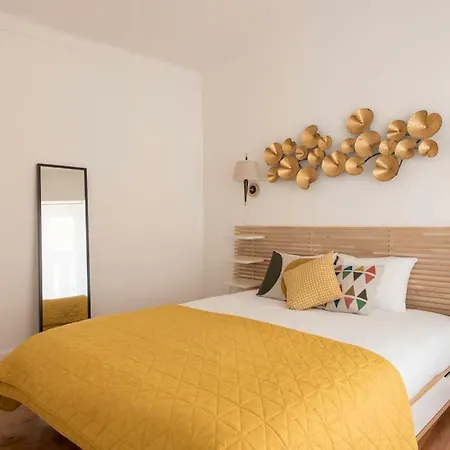 Апартаменты Duplex With Riverview In Historic Centre Лиссабон