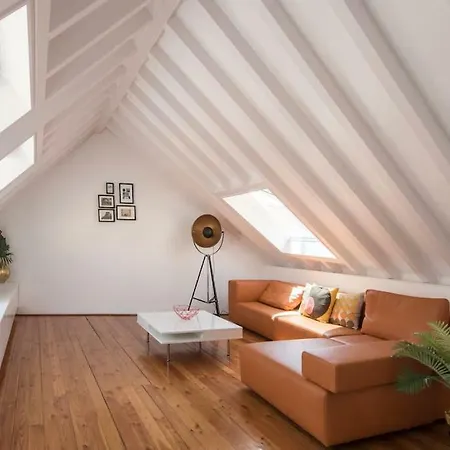 Duplex With Riverview In Historic Centre Апартаменты *