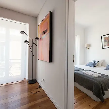 Duplex With Riverview In Historic Centre Лиссабон