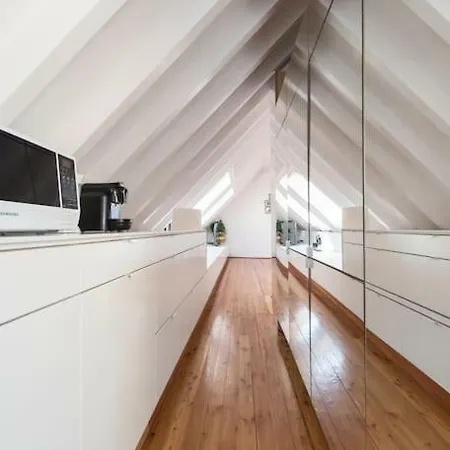 Апартаменты Duplex With Riverview In Historic Centre